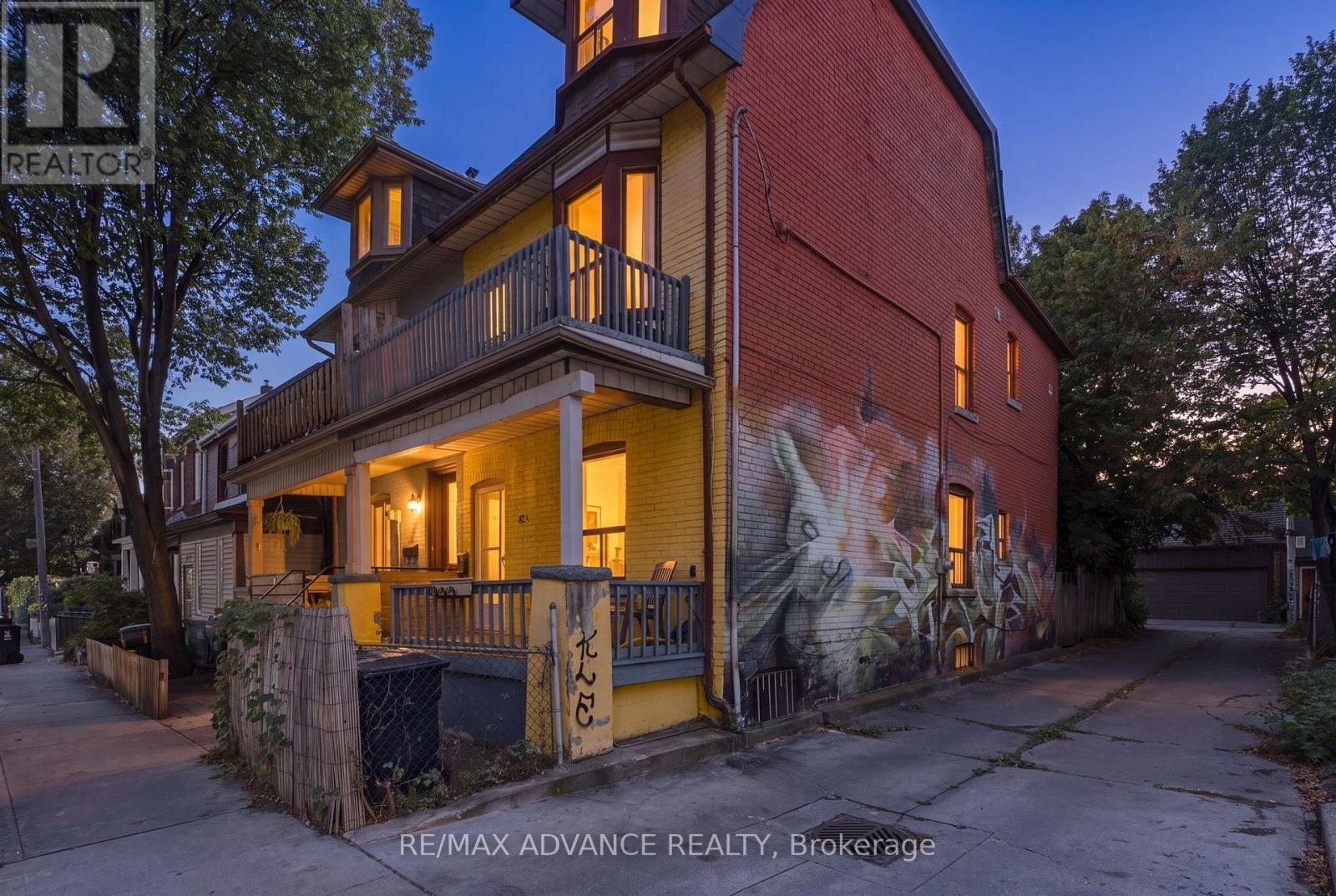 82a Augusta Avenue, Toronto, Ontario  M5T 2L1 - Photo 3 - C13877000