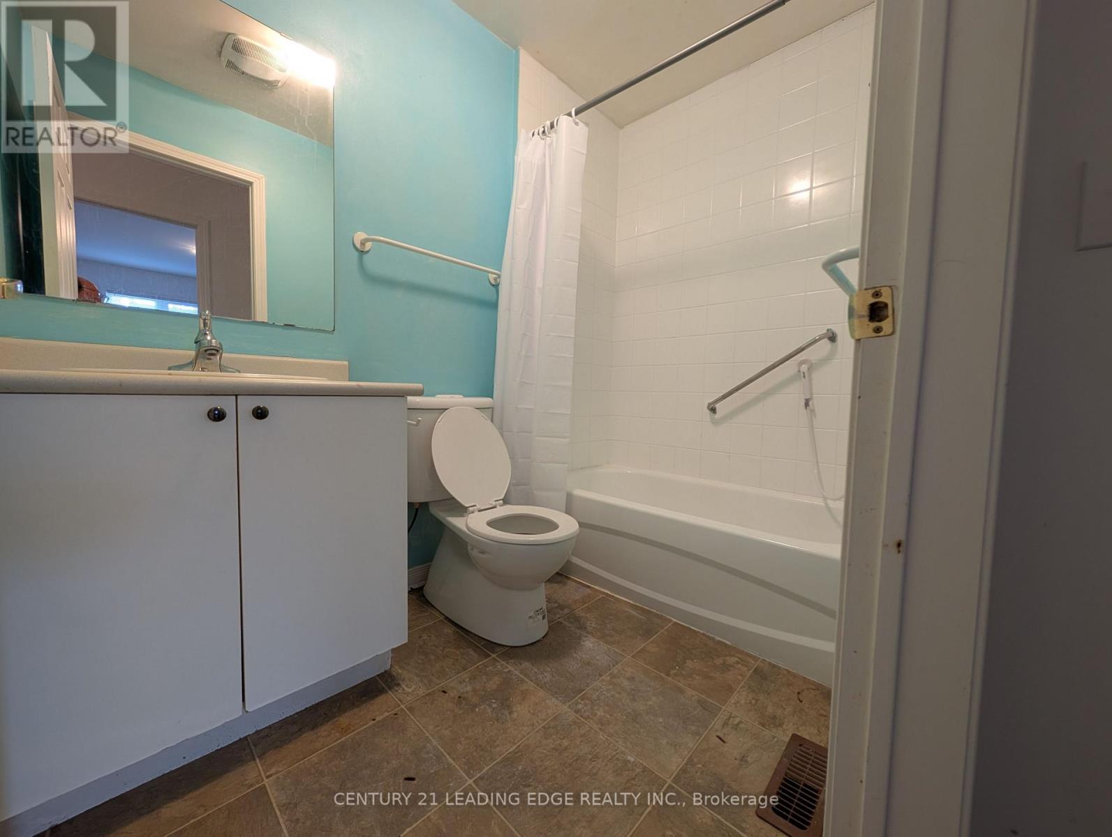 3 - 736 Kingston Road, Toronto, Ontario  M4E 1R7 - Photo 9 - E13881350