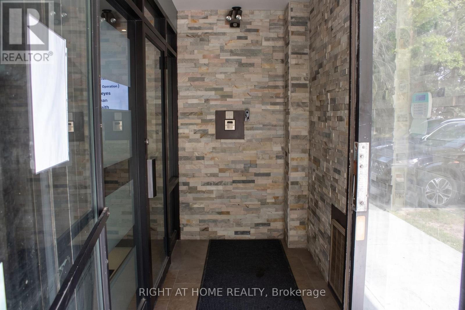 61 Maybrook Drive, Toronto, Ontario  M1V 4B6 - Photo 15 - E13881354