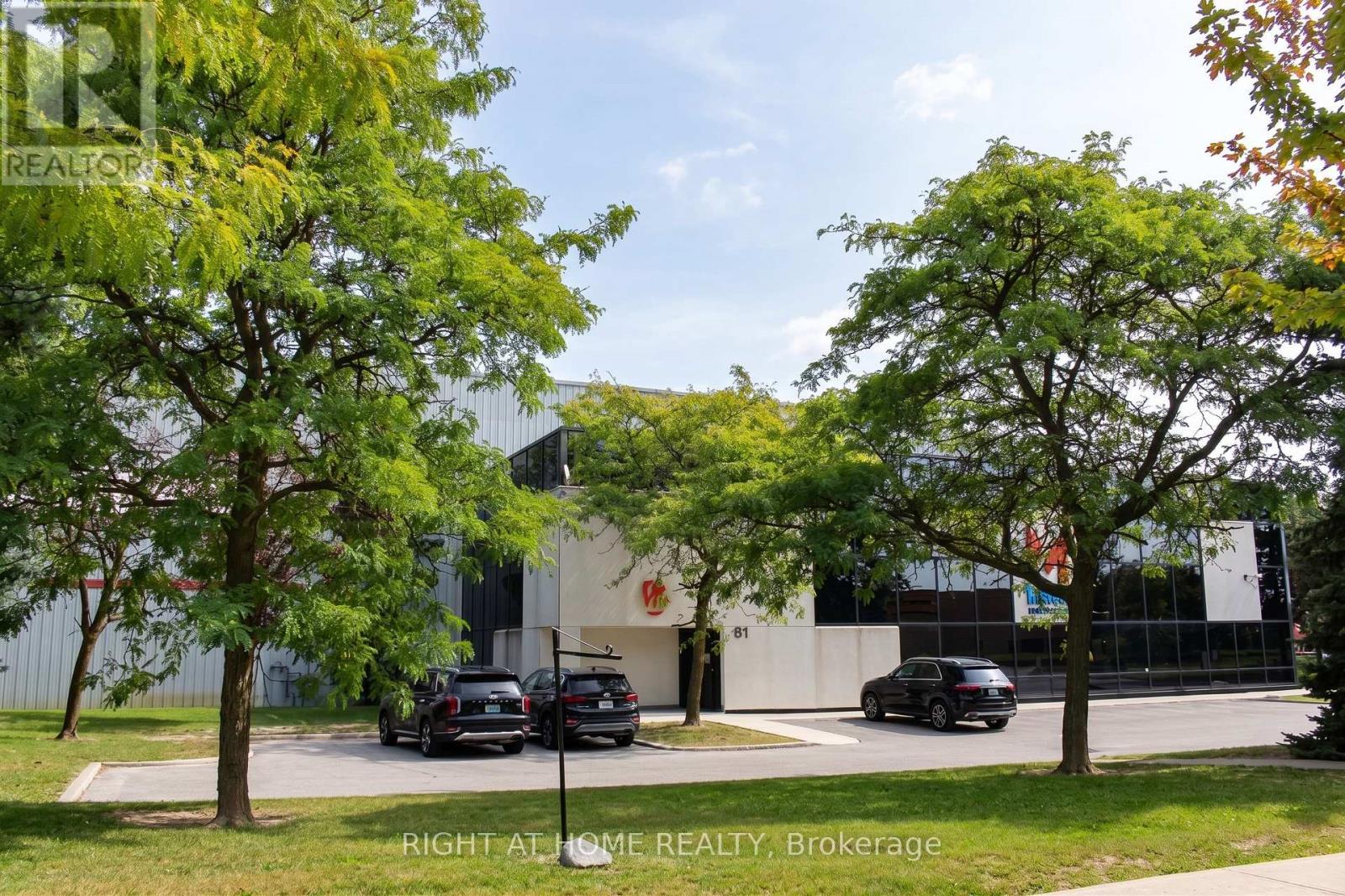 61 Maybrook Drive, Toronto, Ontario  M1V 4B6 - Photo 4 - E13881354