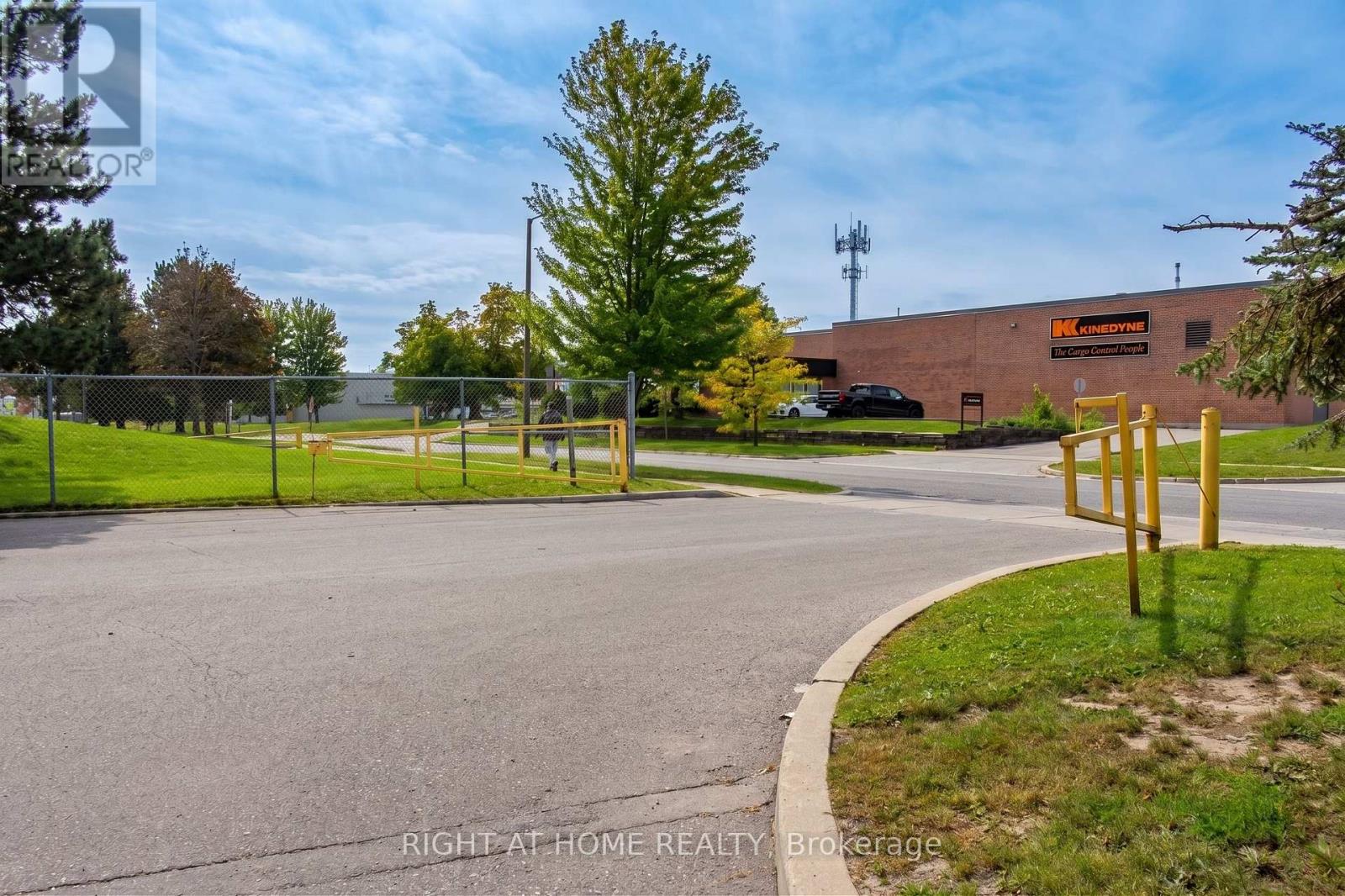 61 Maybrook Drive, Toronto, Ontario  M1V 4B6 - Photo 6 - E13881354