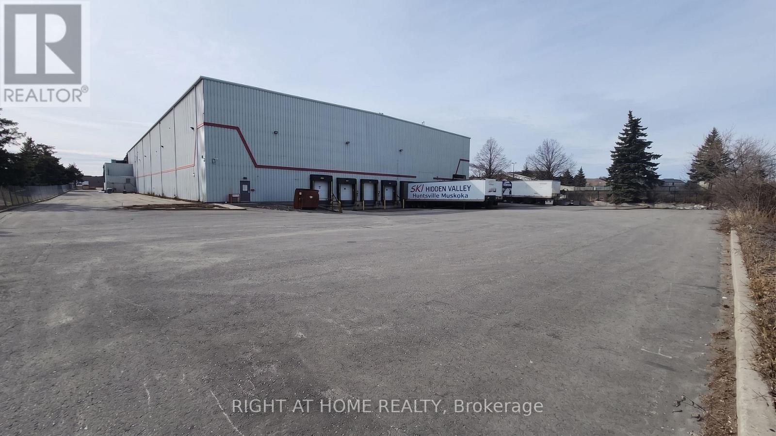 61 Maybrook Drive, Toronto, Ontario  M1V 4B6 - Photo 8 - E13881354