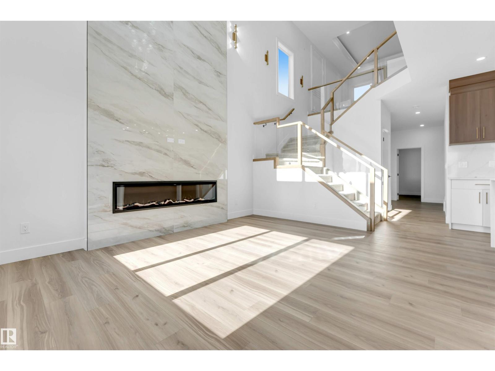4707 17 AV SW SW