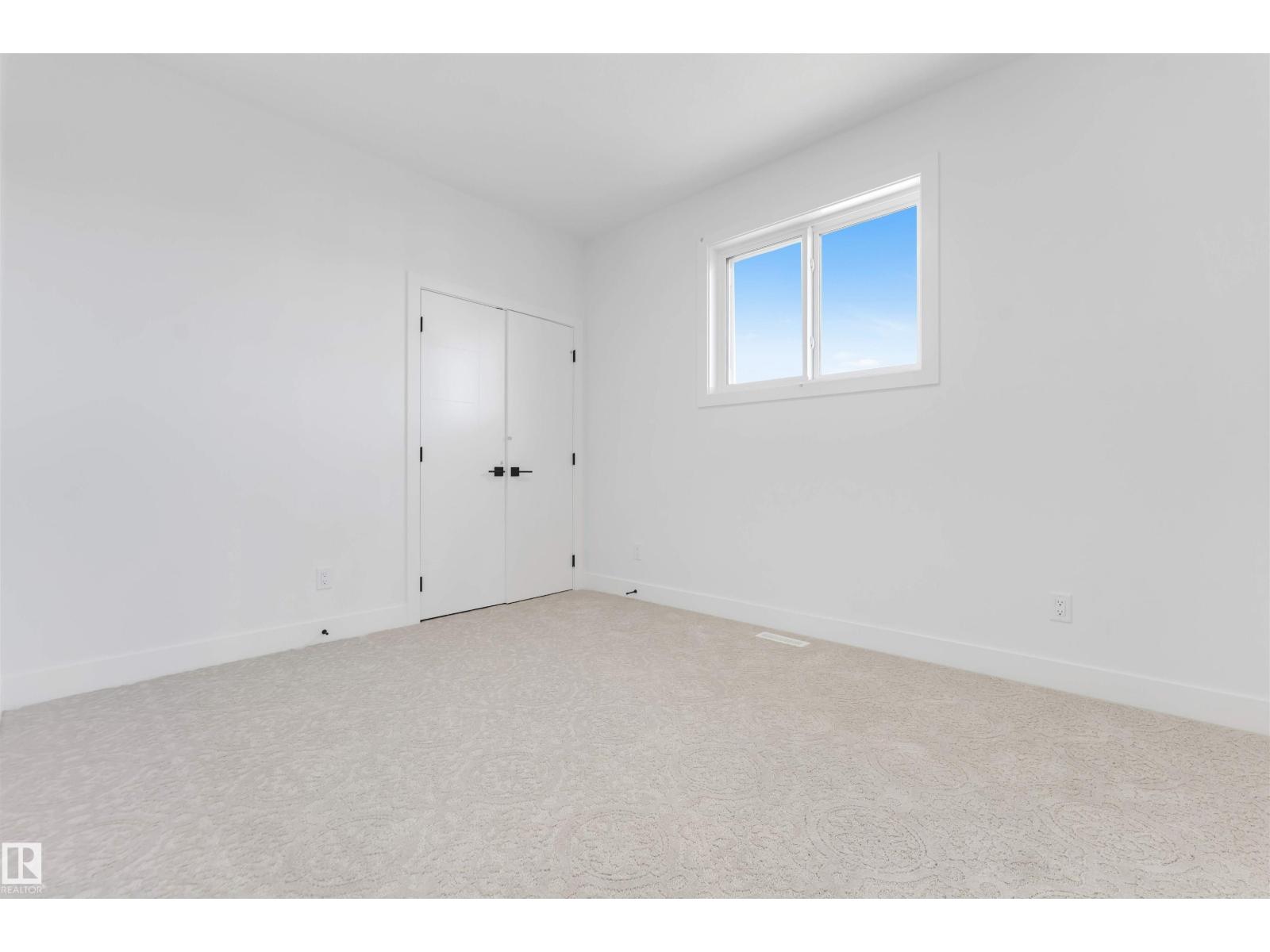 4707 17 AV SW SW