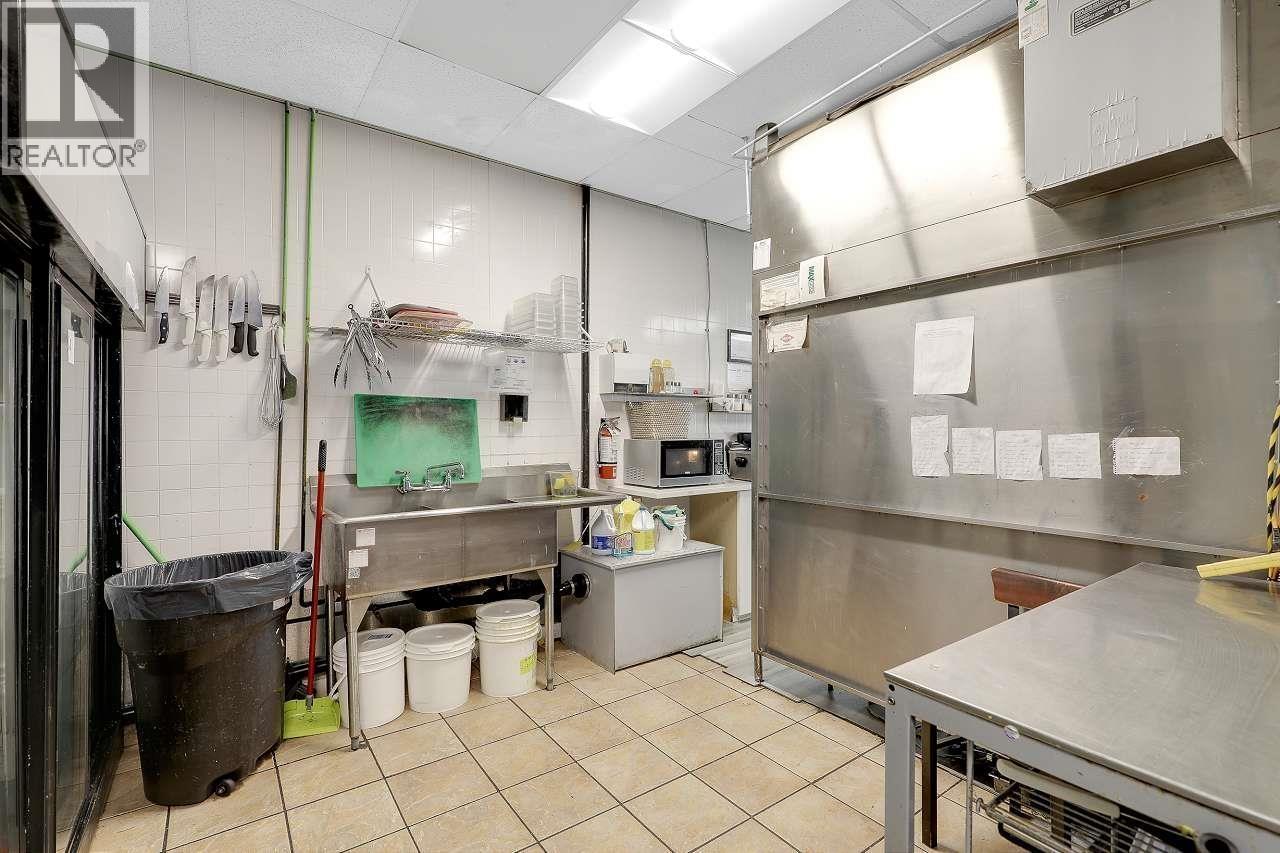 8616 Granville Street, Vancouver, British Columbia  V0V 0V0 - Photo 9 - C8082701