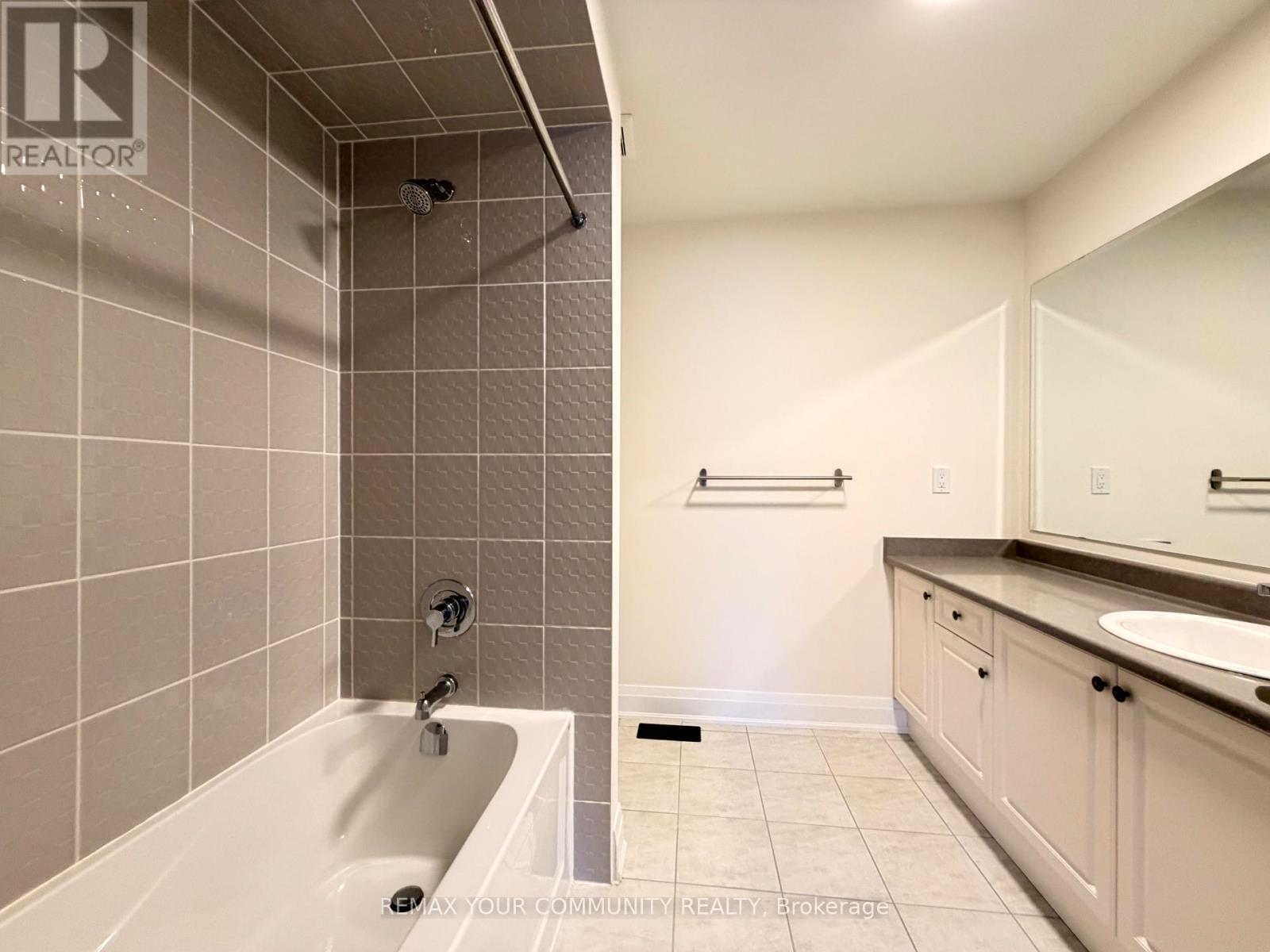22 Upbound Court, East Gwillimbury, Ontario  L9N 0W1 - Photo 32 - N13856750