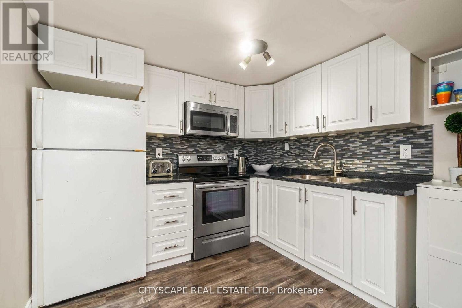 Bsmt - 6103 Silken Lauman Way, Mississauga, Ontario  L5V 1A1 - Photo 5 - W13881336
