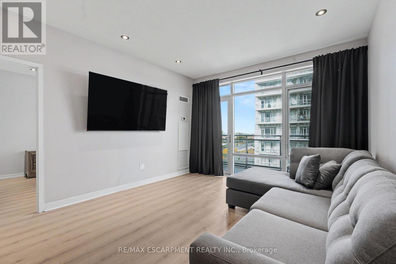 1309 - 365 Prince Of Wales Drive, Mississauga, Ontario  L5B 0G6 - Photo 11 - W13881356