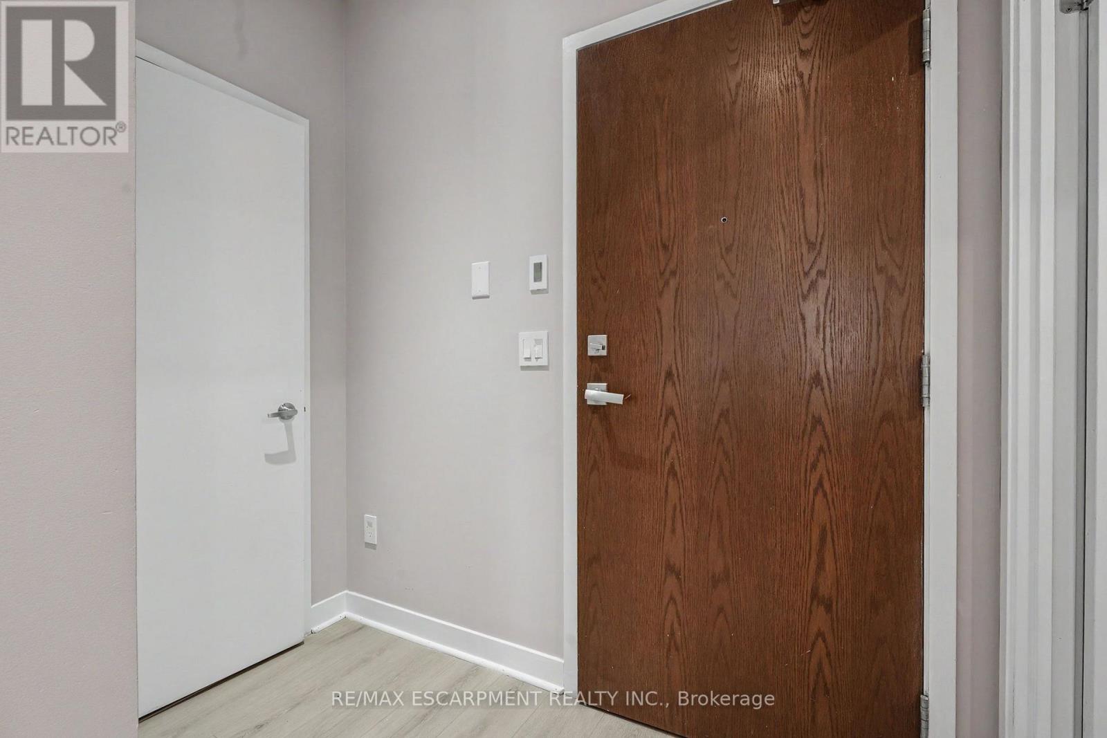 1309 - 365 Prince Of Wales Drive, Mississauga, Ontario  L5B 0G6 - Photo 3 - W13881356