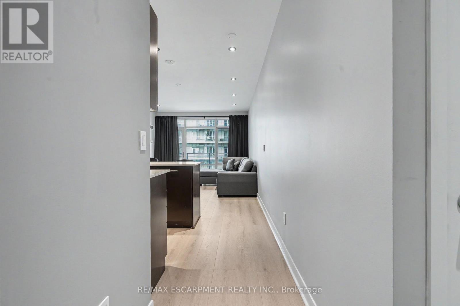 1309 - 365 Prince Of Wales Drive, Mississauga, Ontario  L5B 0G6 - Photo 4 - W13881356