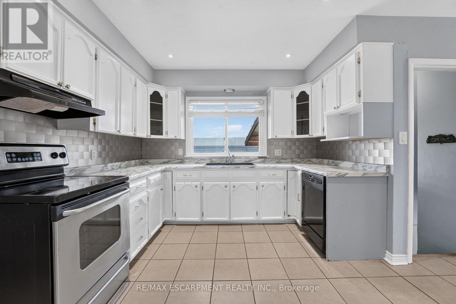 320 Mud Street, Grimsby, Ontario  L0R 1M0 - Photo 10 - X13881416