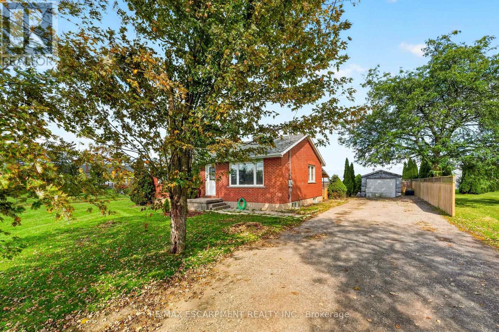 320 Mud Street, Grimsby, Ontario  L0R 1M0 - Photo 3 - X13881416