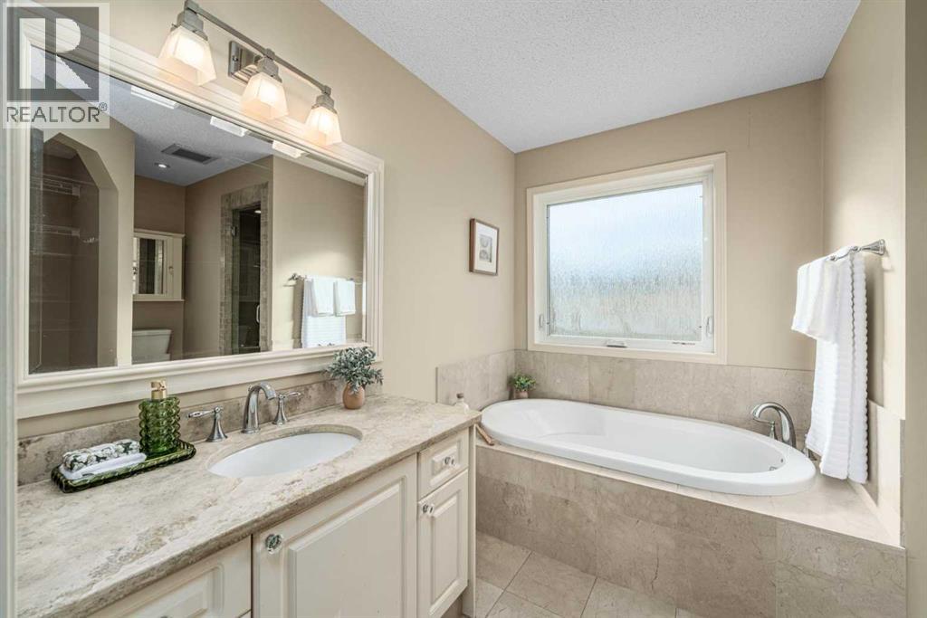 202 Panorama Hills Close NW, Calgary, Alberta  T2K 5J3 - Photo 19 - A2351427