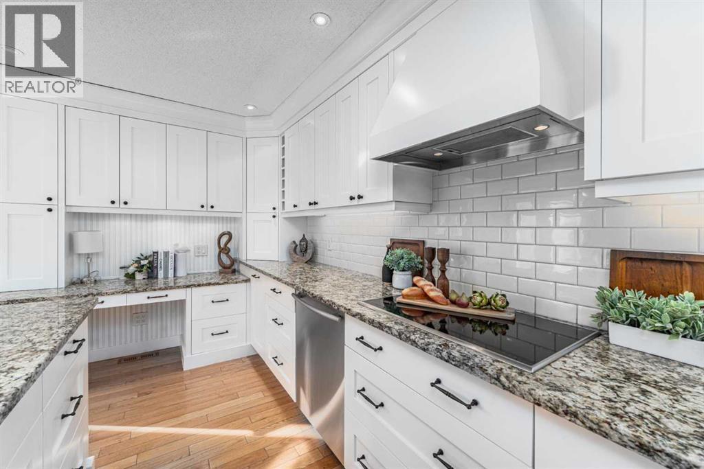202 Panorama Hills Close NW, Calgary, Alberta  T2K 5J3 - Photo 13 - A2351427