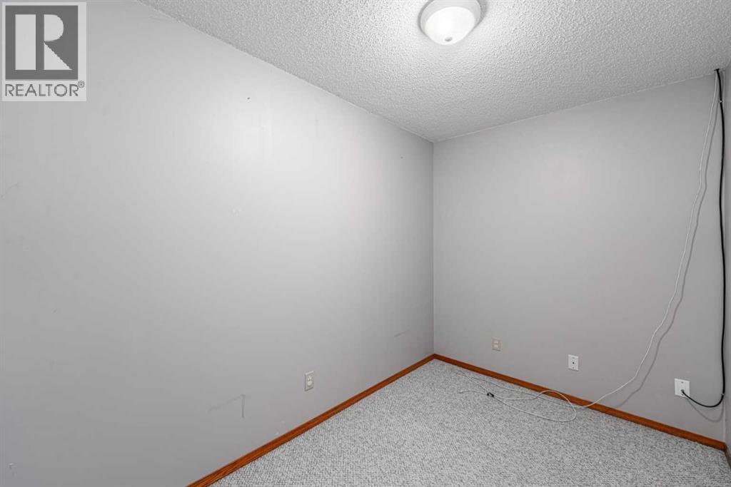 202 Panorama Hills Close NW, Calgary, Alberta  T2K 5J3 - Photo 28 - A2351427