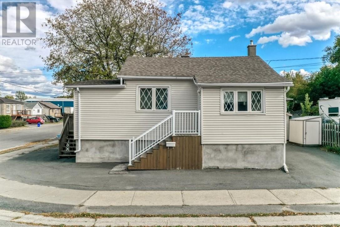 433 Dell Street, Sudbury, Ontario  P3B 2M3 - Photo 3 - 2130856