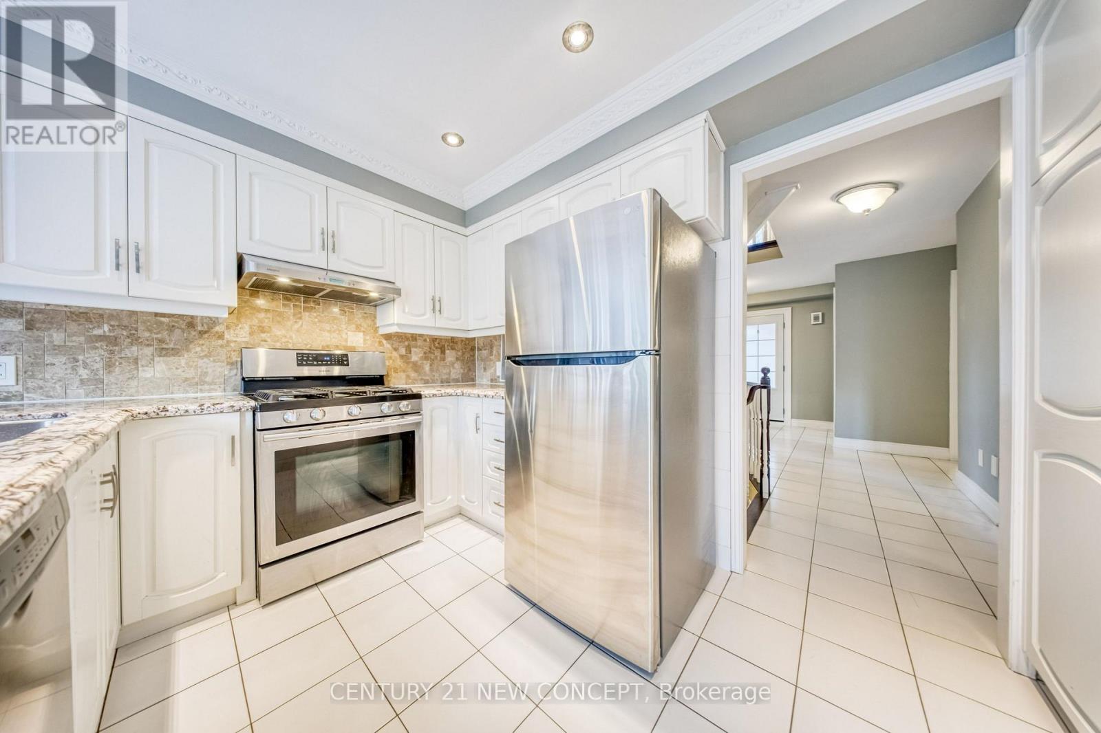 528 Belview Avenue, Vaughan, Ontario  L4L 7R6 - Photo 11 - N13880958