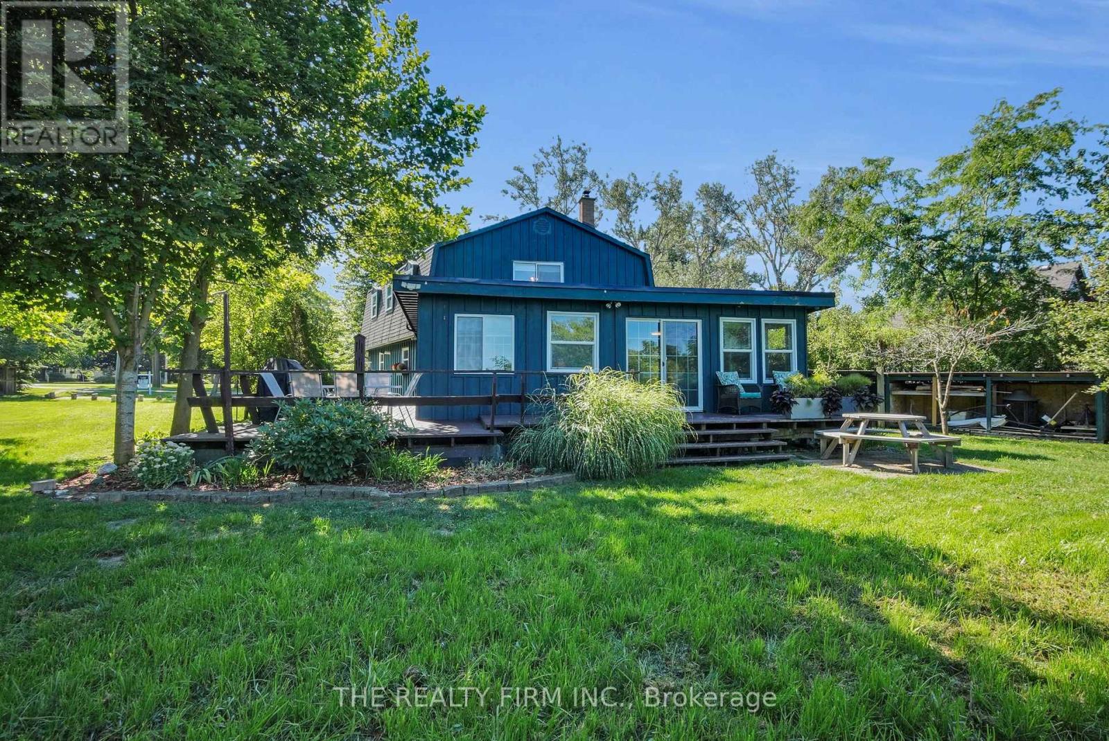 3692 Beverly Glen, Plympton-Wyoming, Ontario  N0N 1E0 - Photo 2 - X13881608