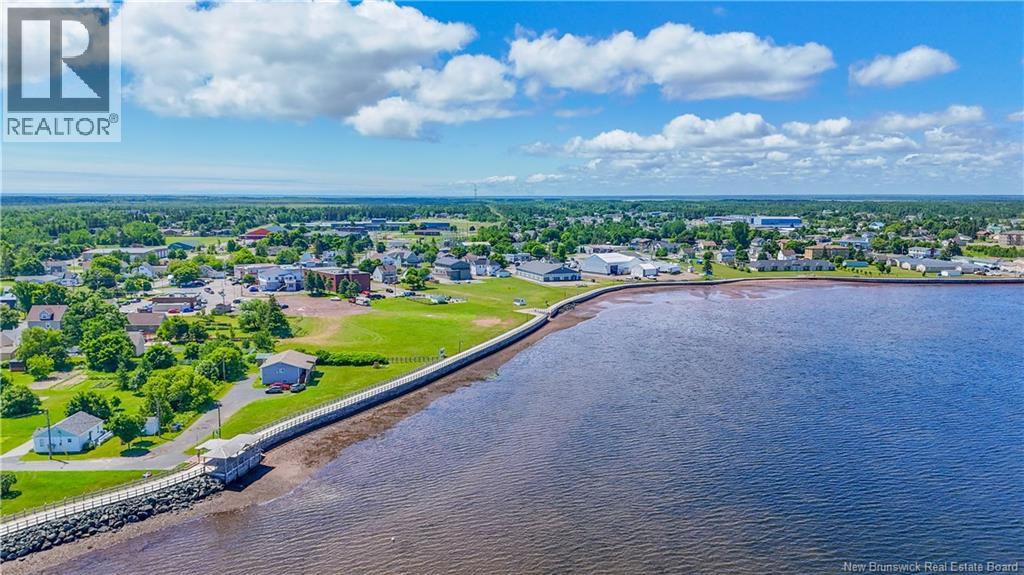 204 Jd Gauthier Boulevard, Shippagan, New Brunswick  E8S 1P3 - Photo 3 - NB149458