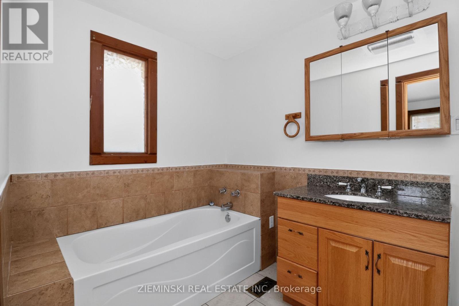 1907 Highway 11 Highway S, Cochrane, Ontario  P0L 1C0 - Photo 17 - T13881584