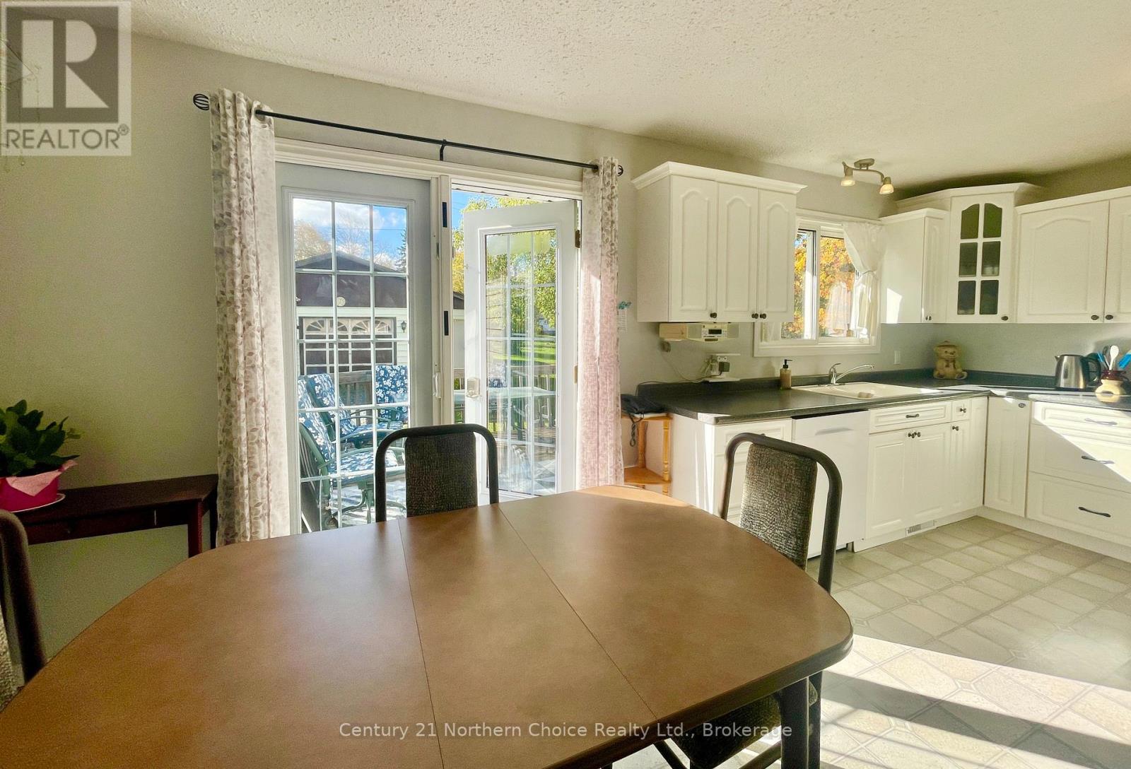 240 First Street, Dryden, Ontario  P8N 2T3 - Photo 2 - X13881606