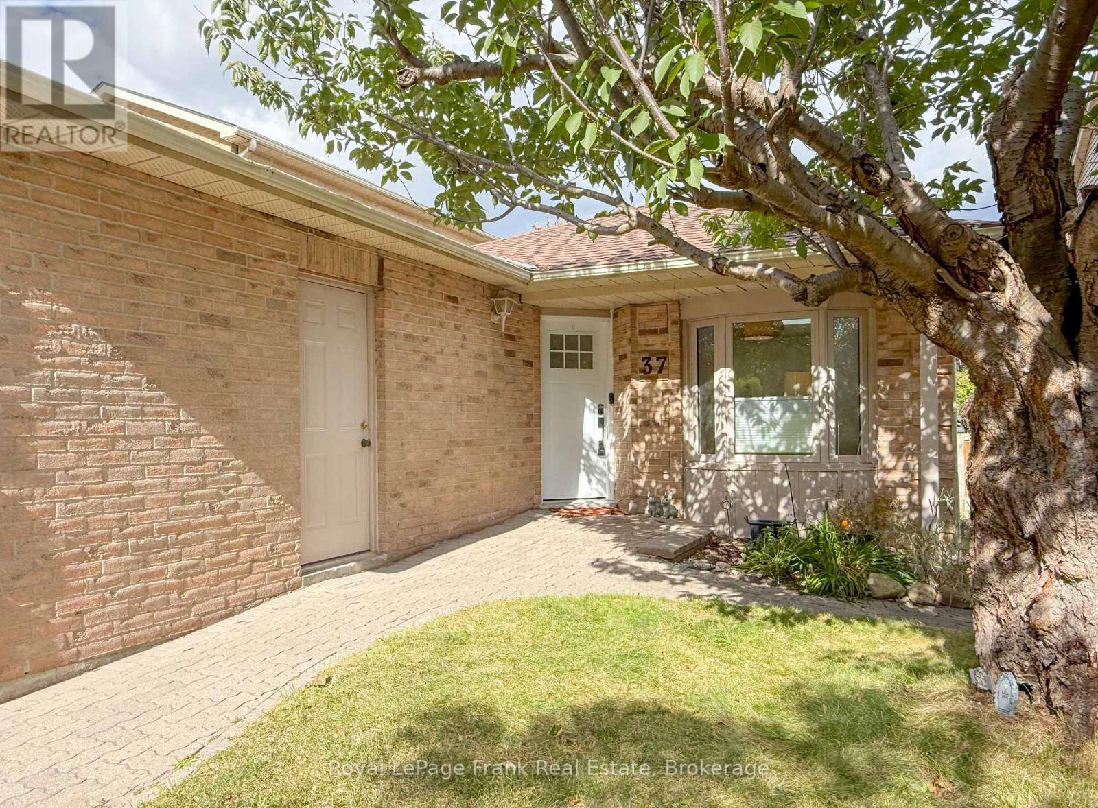 37 Angus Drive, Ajax, Ontario  L1S 5C4 - Photo 3 - E13881750