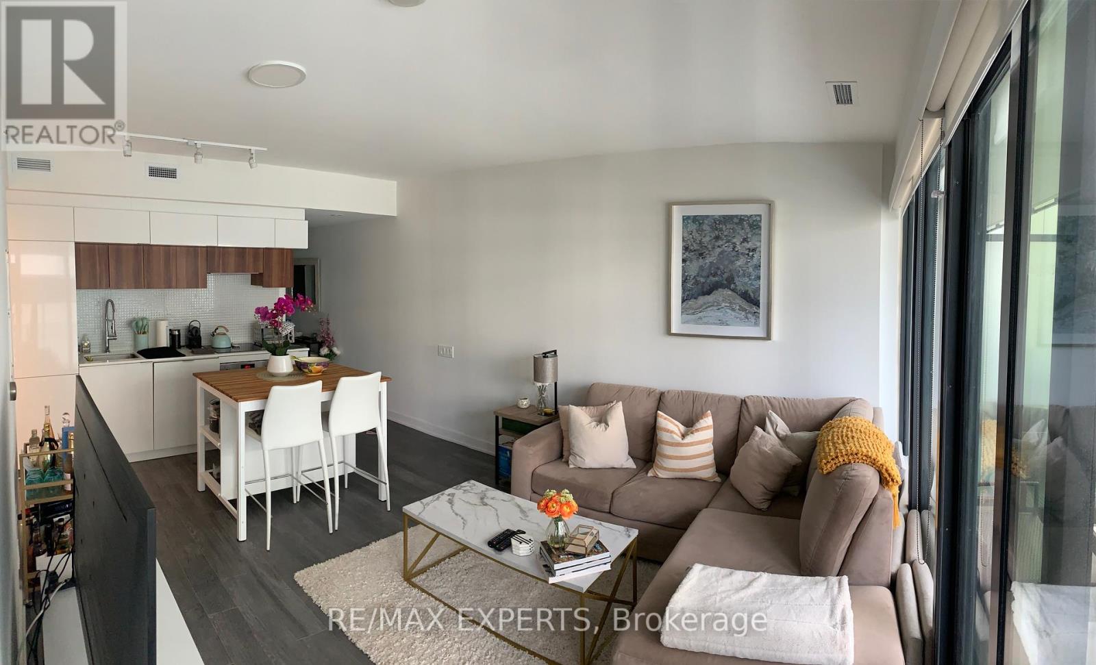 501 - 185 Roehampton Avenue, Toronto, Ontario  M4P 0C8 - Photo 2 - C13881672