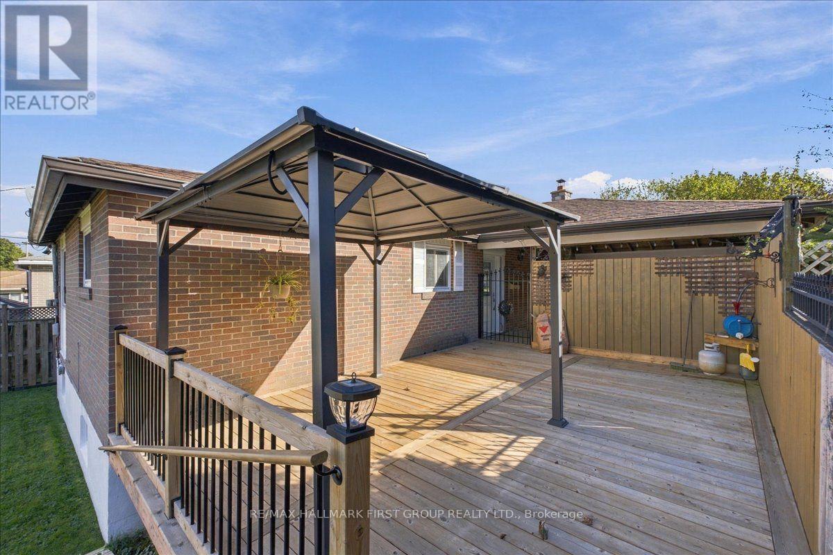 809 Bem Avenue, Pickering, Ontario  L1W 1X2 - Photo 35 - E13881632
