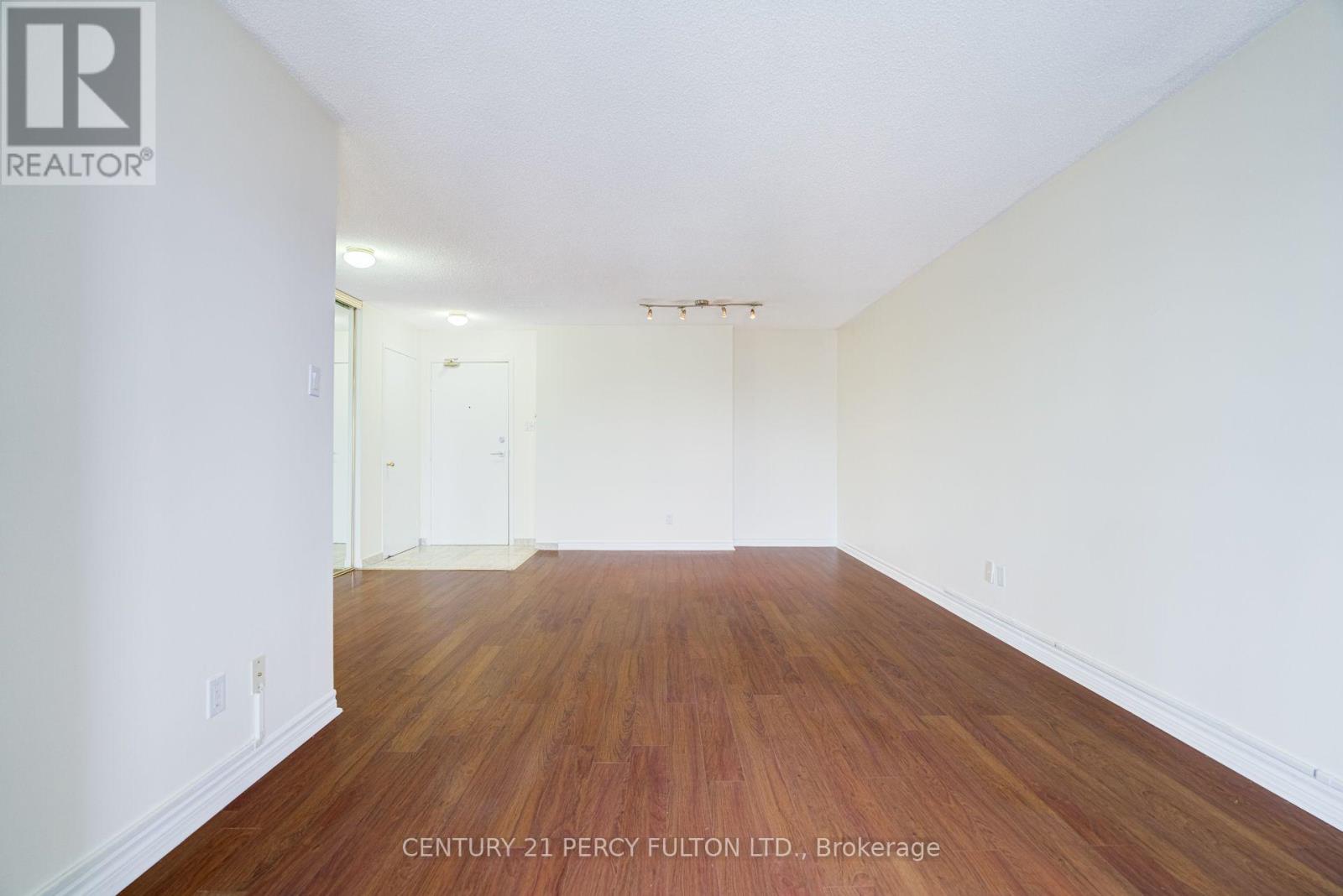 504 - 11753 Sheppard Avenue E, Toronto, Ontario  M1B 5M3 - Photo 3 - E13881664
