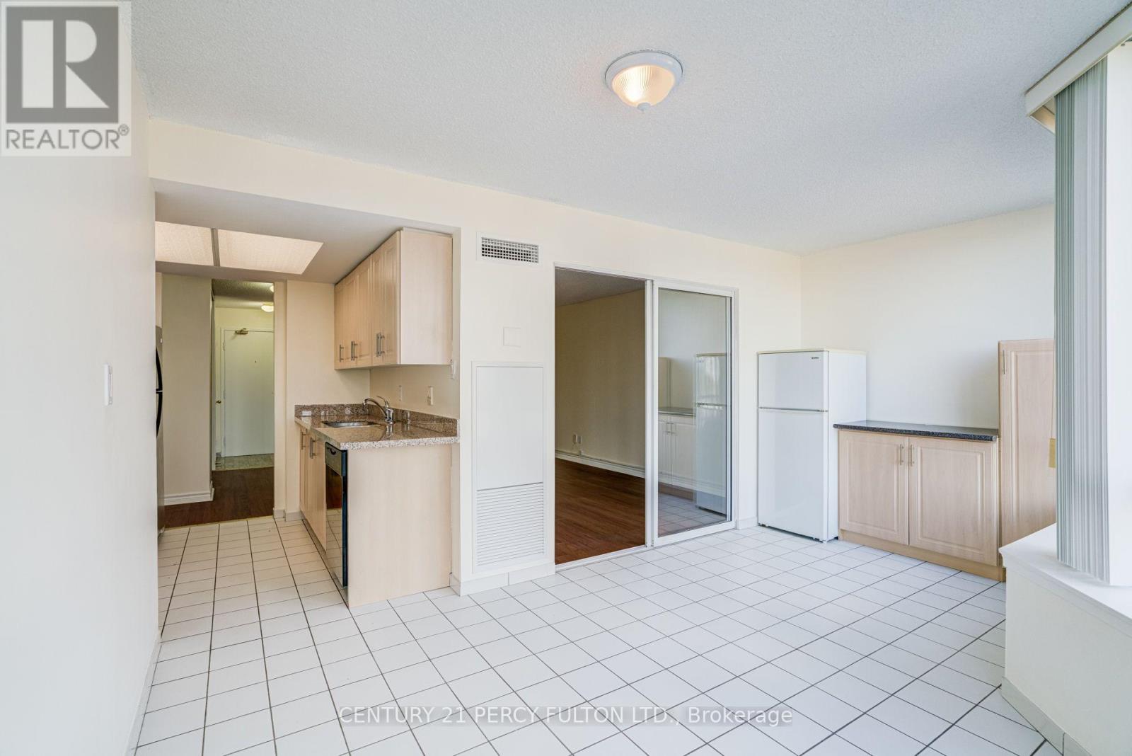 504 - 11753 Sheppard Avenue E, Toronto, Ontario  M1B 5M3 - Photo 9 - E13881664
