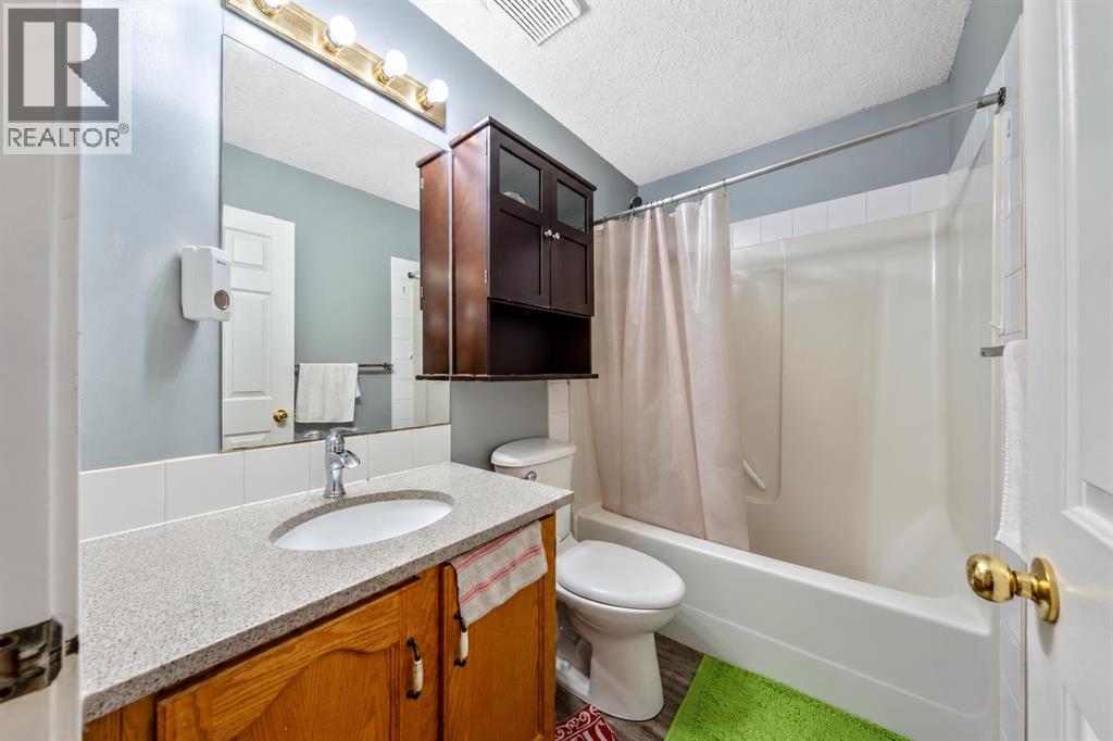 318 Applewood Drive SE, Calgary, Alberta  T2A 7V5 - Photo 7 - A2346804