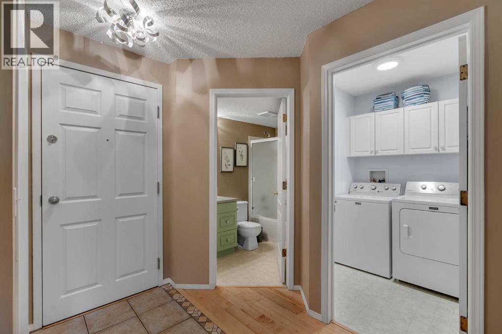 215, 10 Sierra Morena Mews SW, Calgary, Alberta  T3H 3K5 - Photo 14 - A2350425