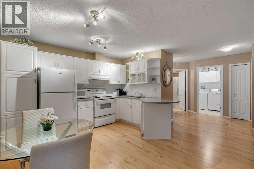 215, 10 Sierra Morena Mews SW, Calgary, Alberta  T3H 3K5 - Photo 20 - A2350425