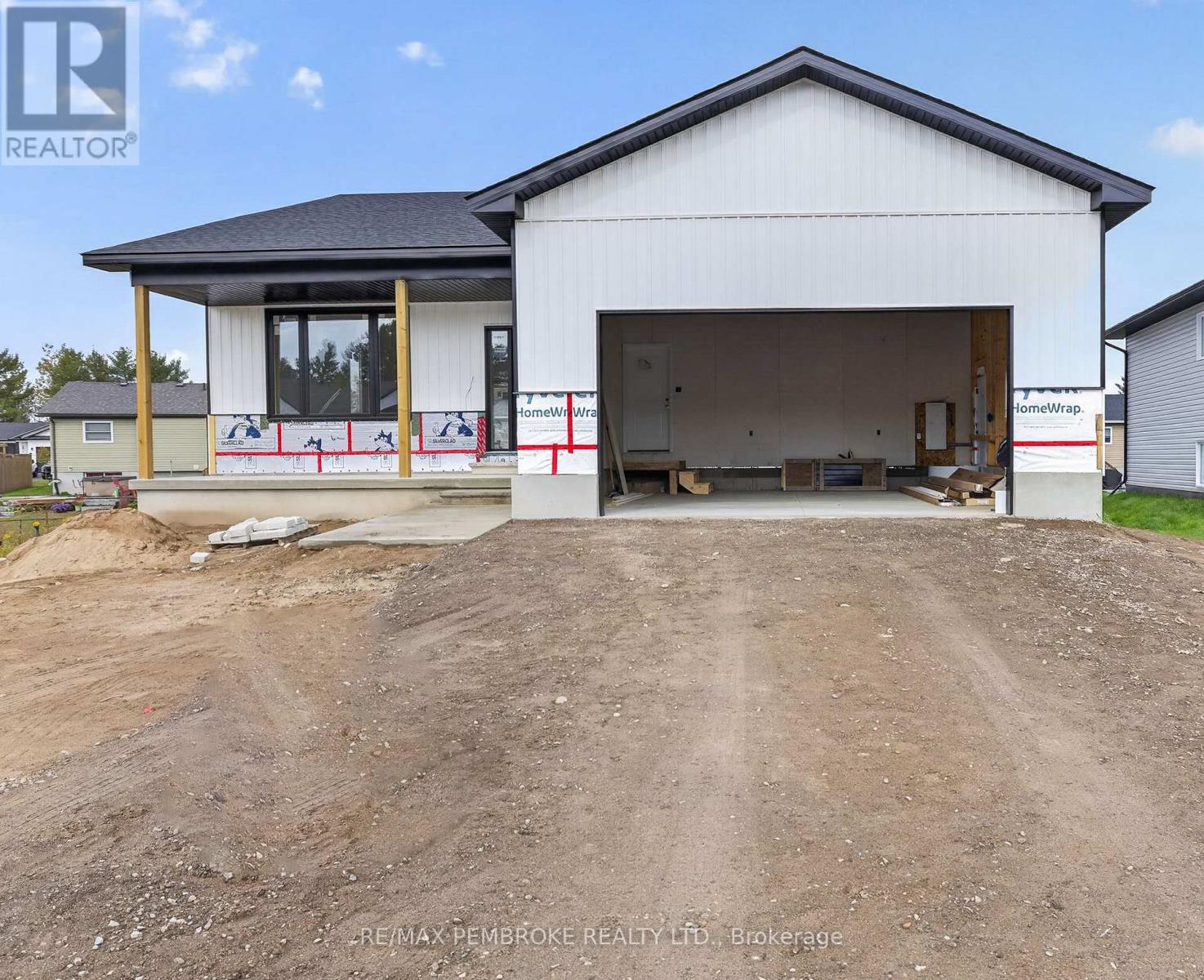 18 Durant Street, Petawawa, Ontario K8H 0G2 - Photo 2 - X13881696