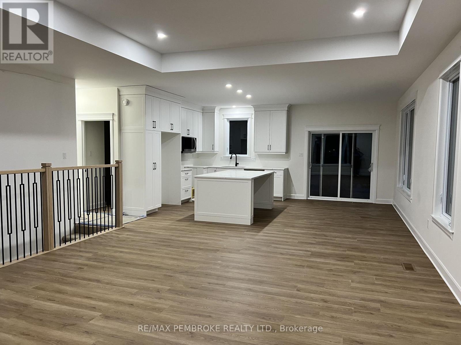 18 Durant Street, Petawawa, Ontario  K8H 0G2 - Photo 43 - X13881696
