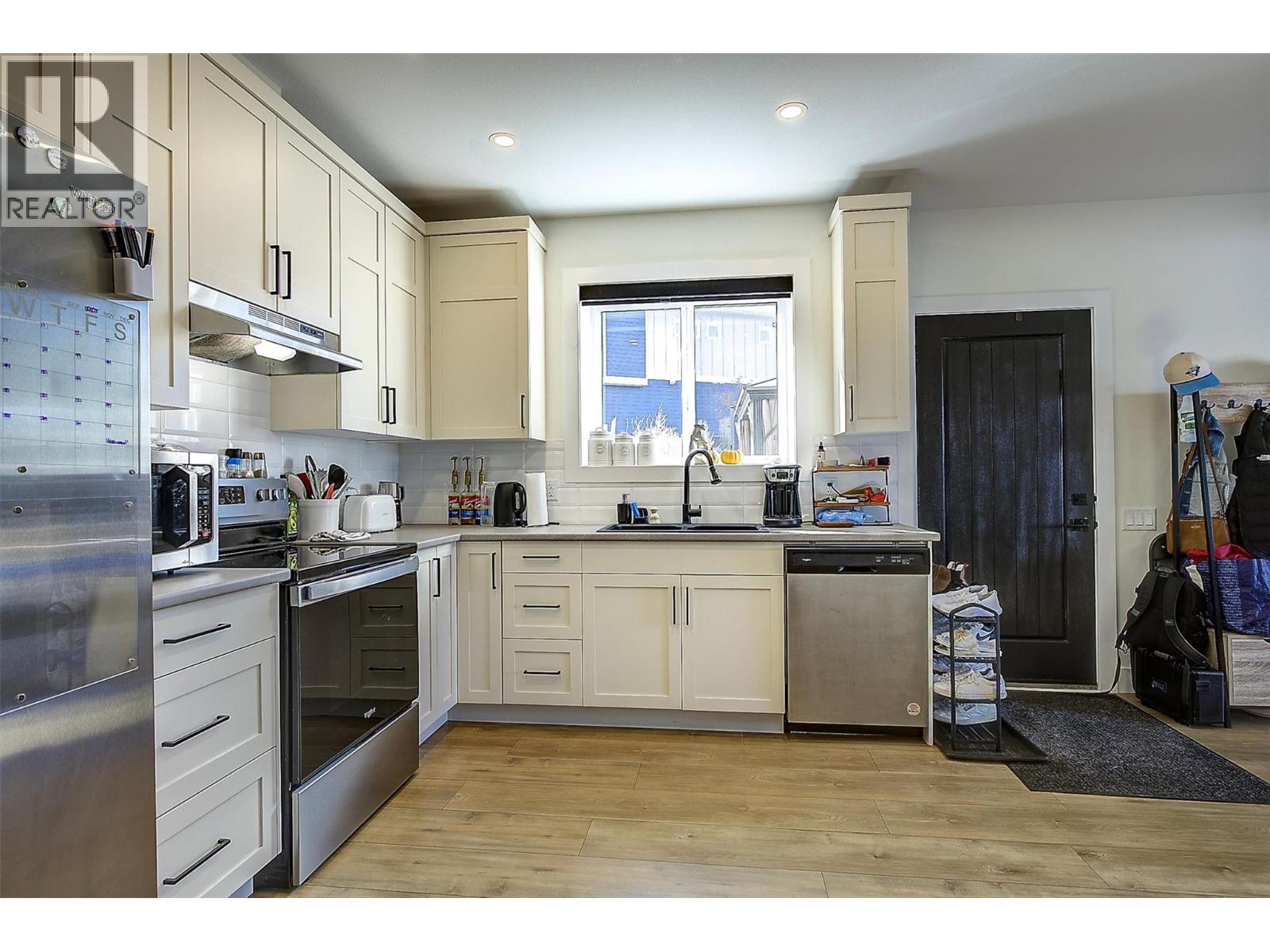 2064 Ryegrass Road