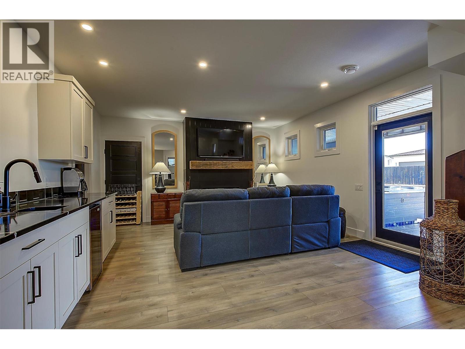 2064 Ryegrass Road
