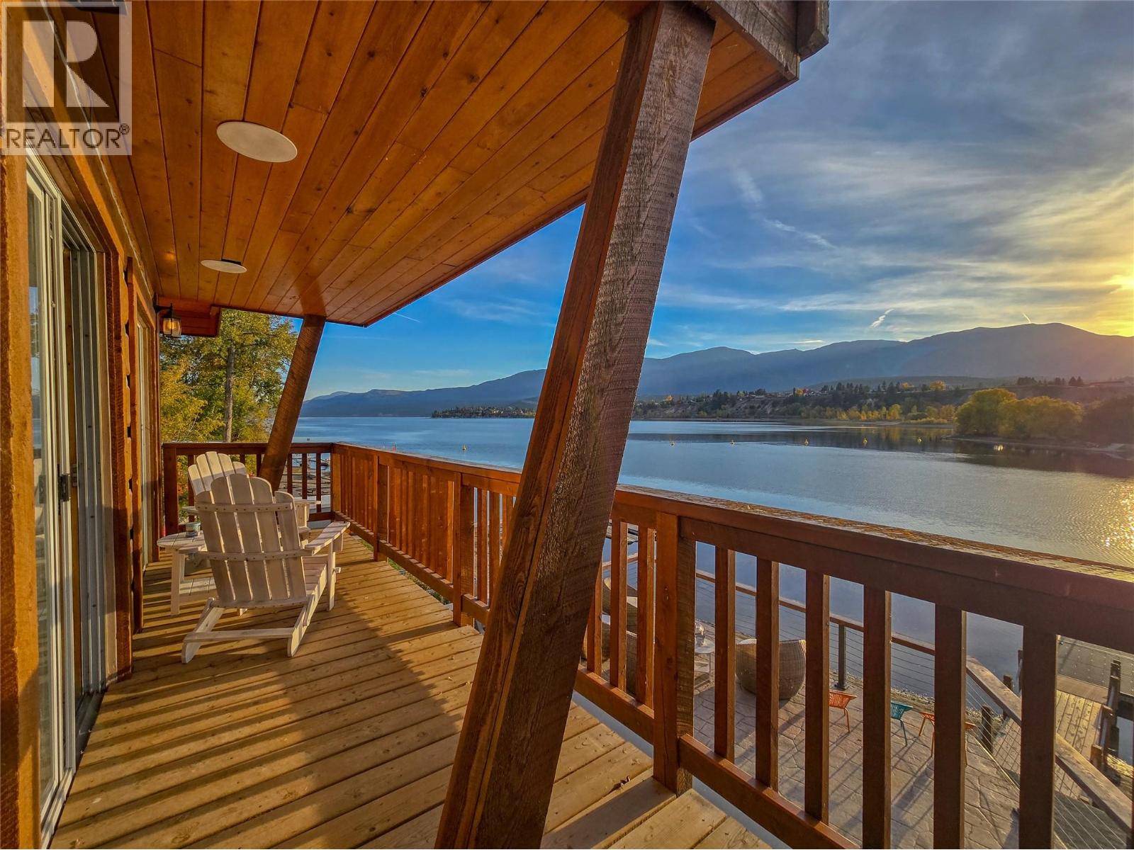 449 LAKEVIEW Place