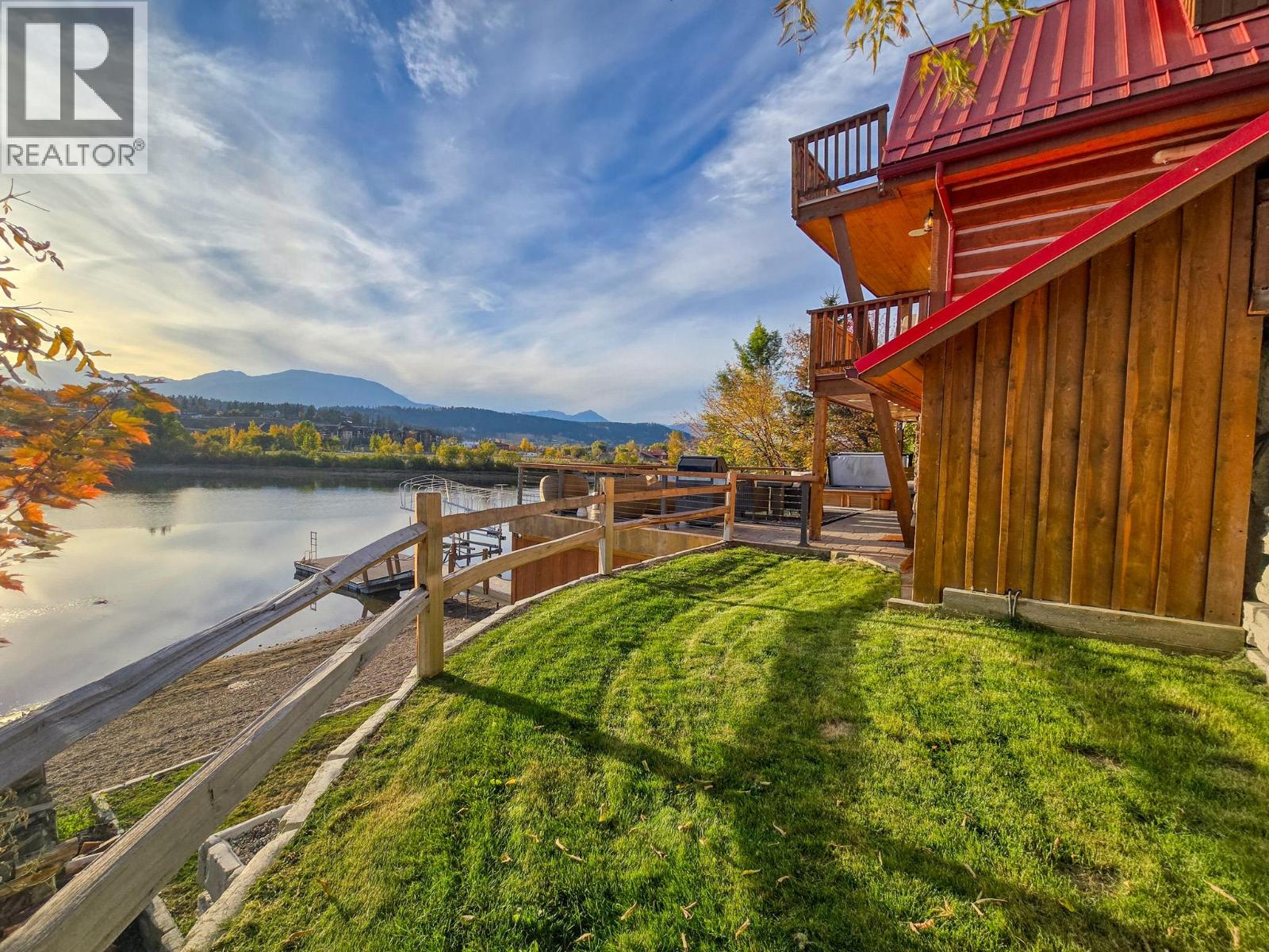 449 LAKEVIEW Place