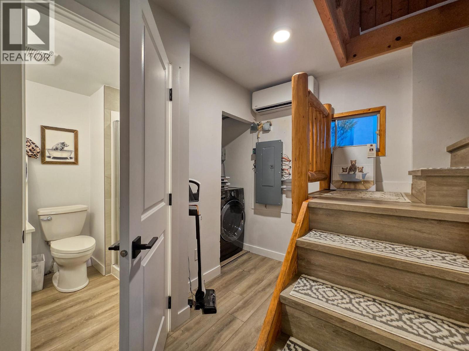 449 LAKEVIEW Place