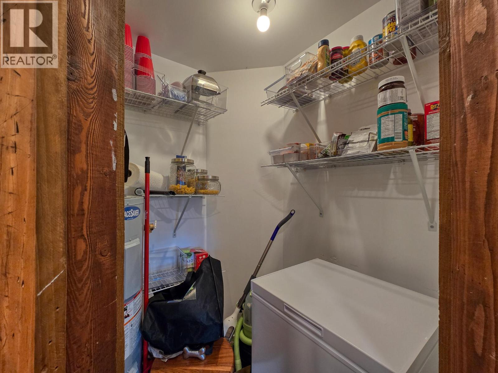 449 LAKEVIEW Place