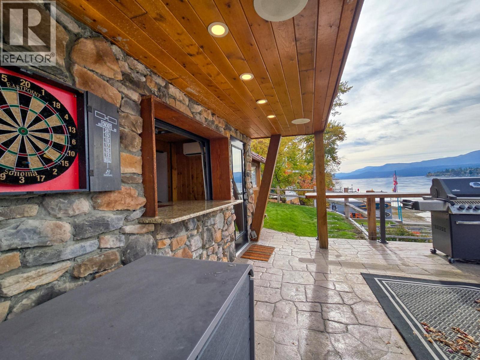 449 LAKEVIEW Place
