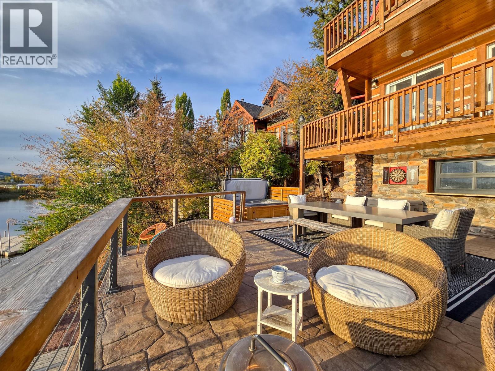 449 LAKEVIEW Place