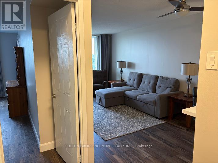 1105 - 75 Ellen Street, Barrie, Ontario  L4N 7R6 - Photo 4 - S13881566