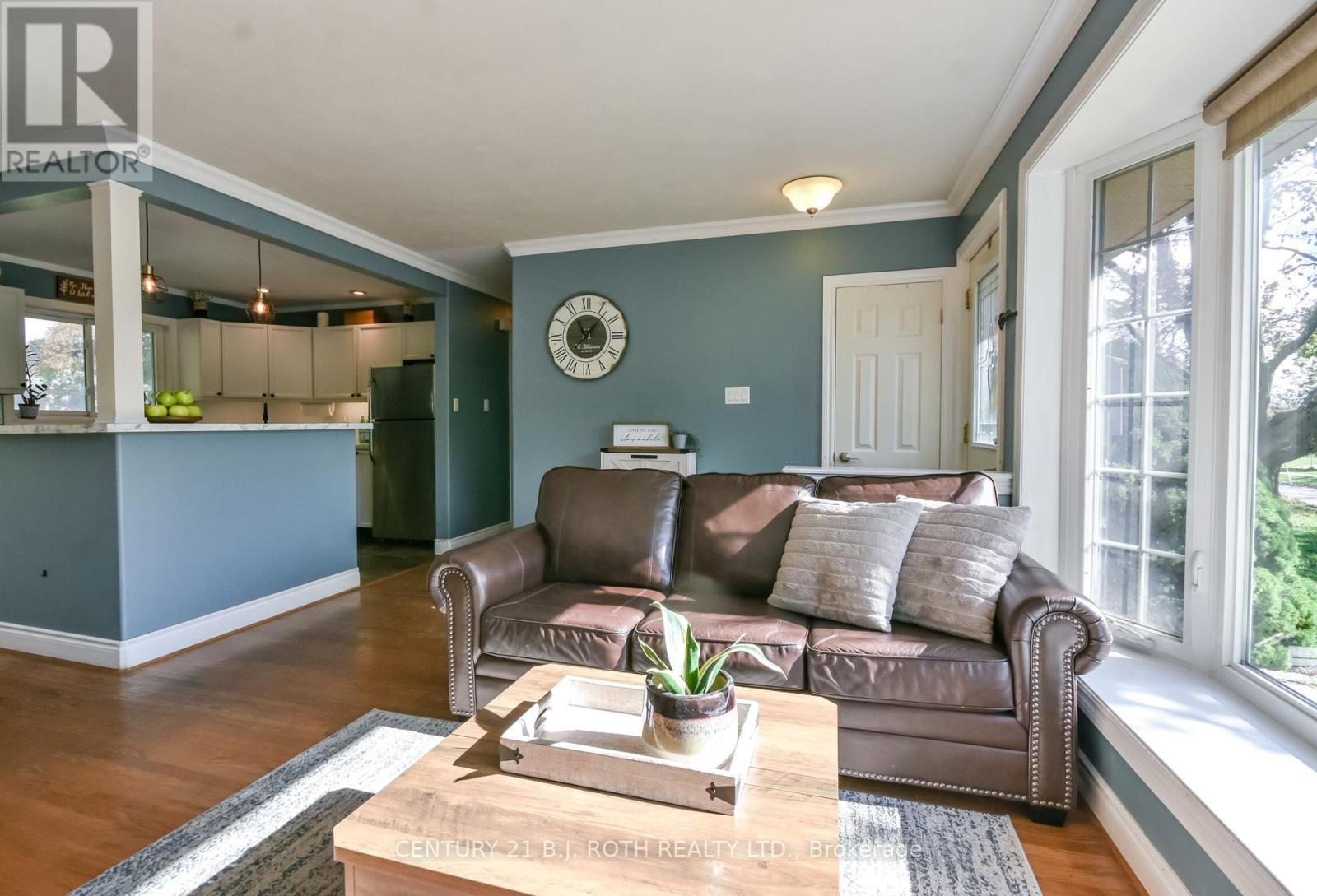 74 Rose Street, Barrie, Ontario  L4M 2T2 - Photo 6 - S13881686