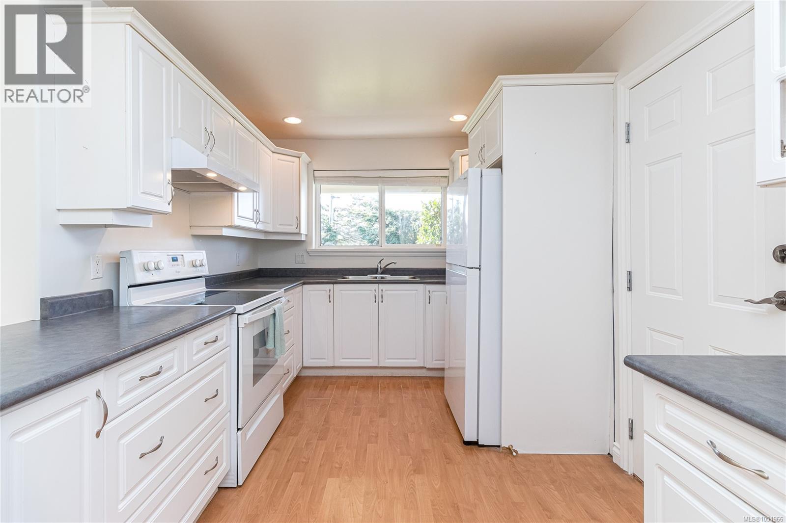 6309 Central Saanich Rd