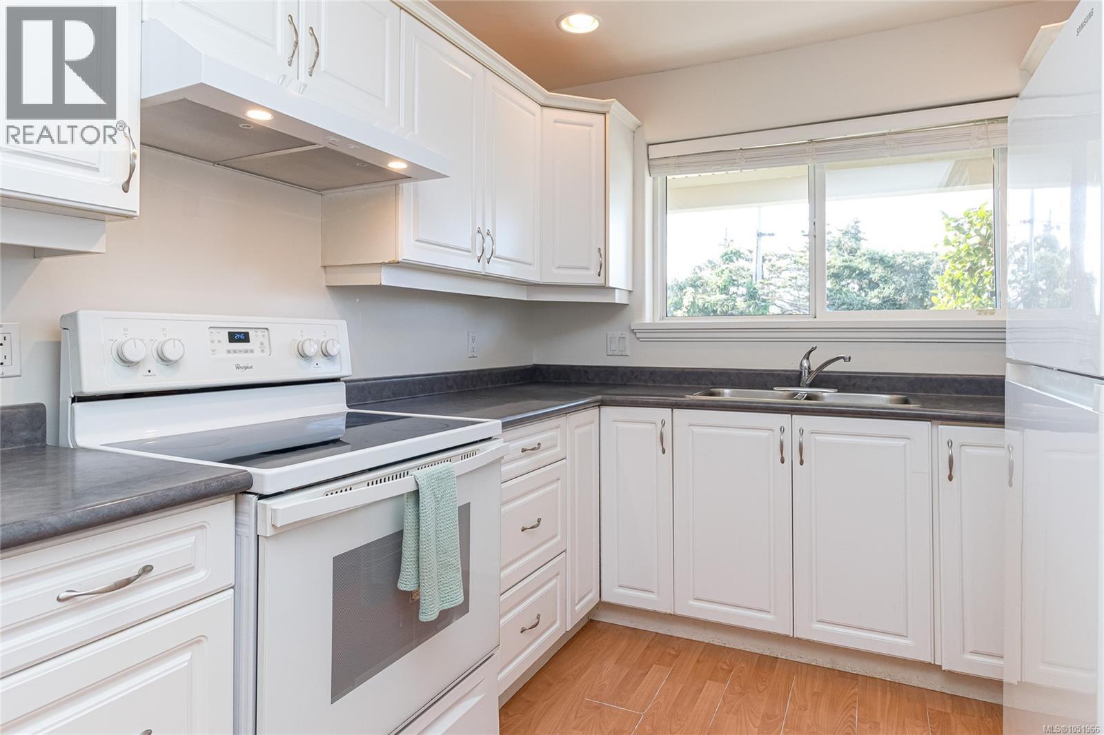 6309 Central Saanich Rd