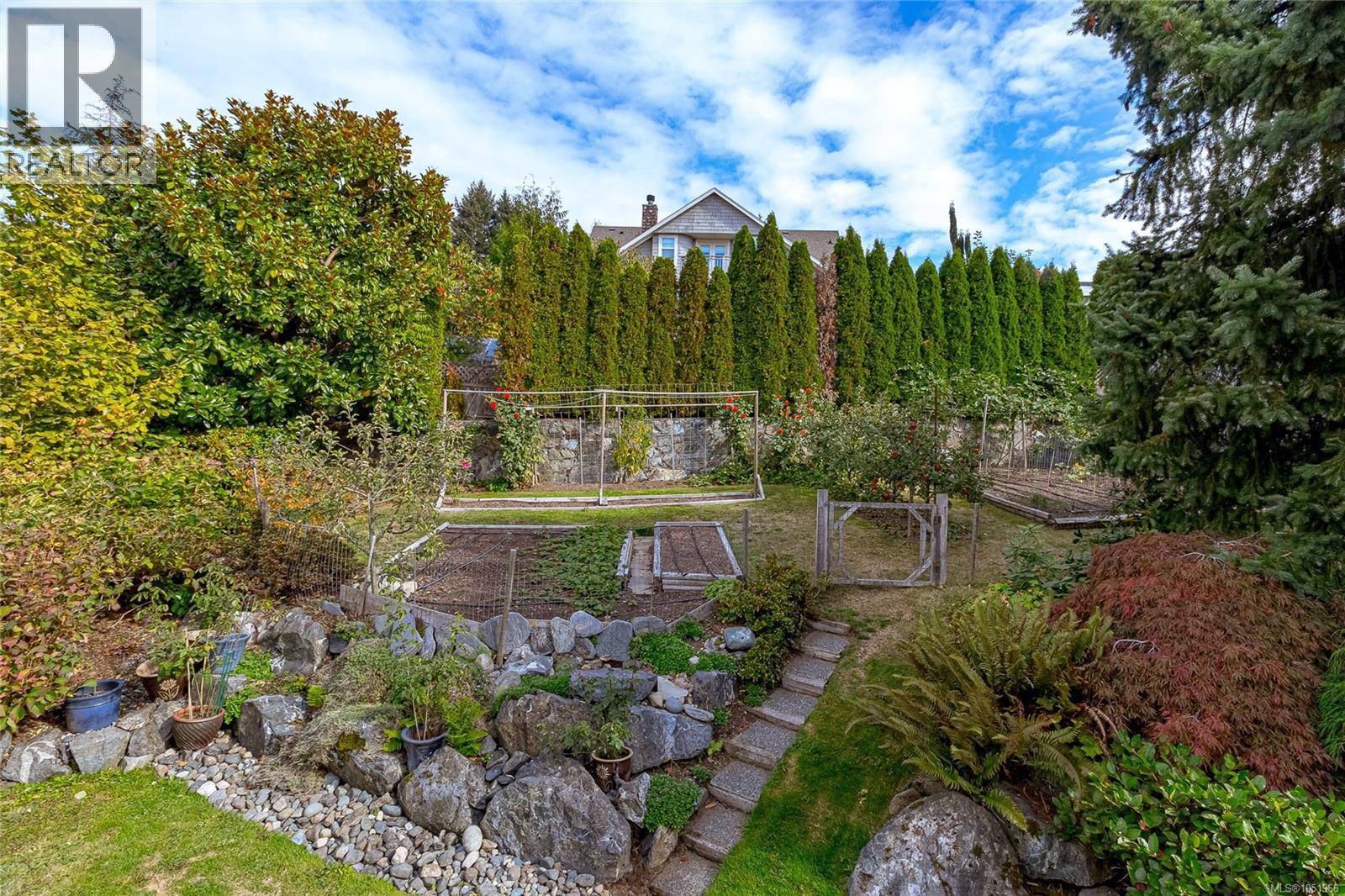 6309 Central Saanich Rd