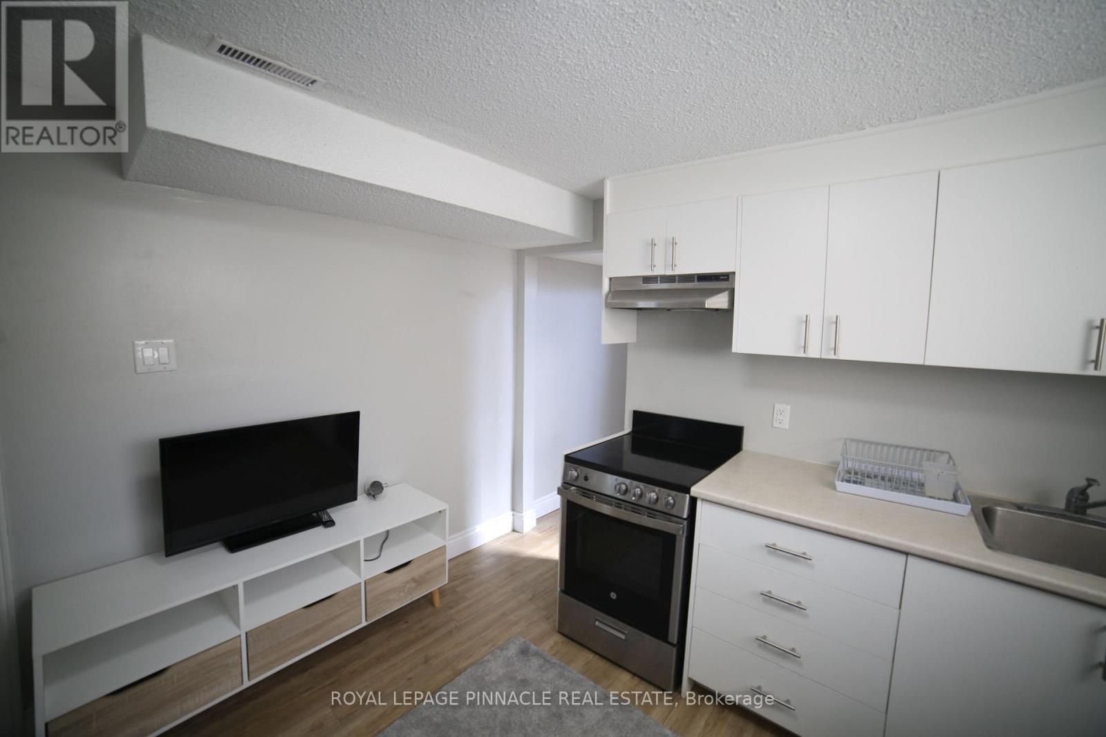 Basement - 2888 Glace Bay Road, Mississauga, Ontario  L5N 2K1 - Photo 4 - W13881474