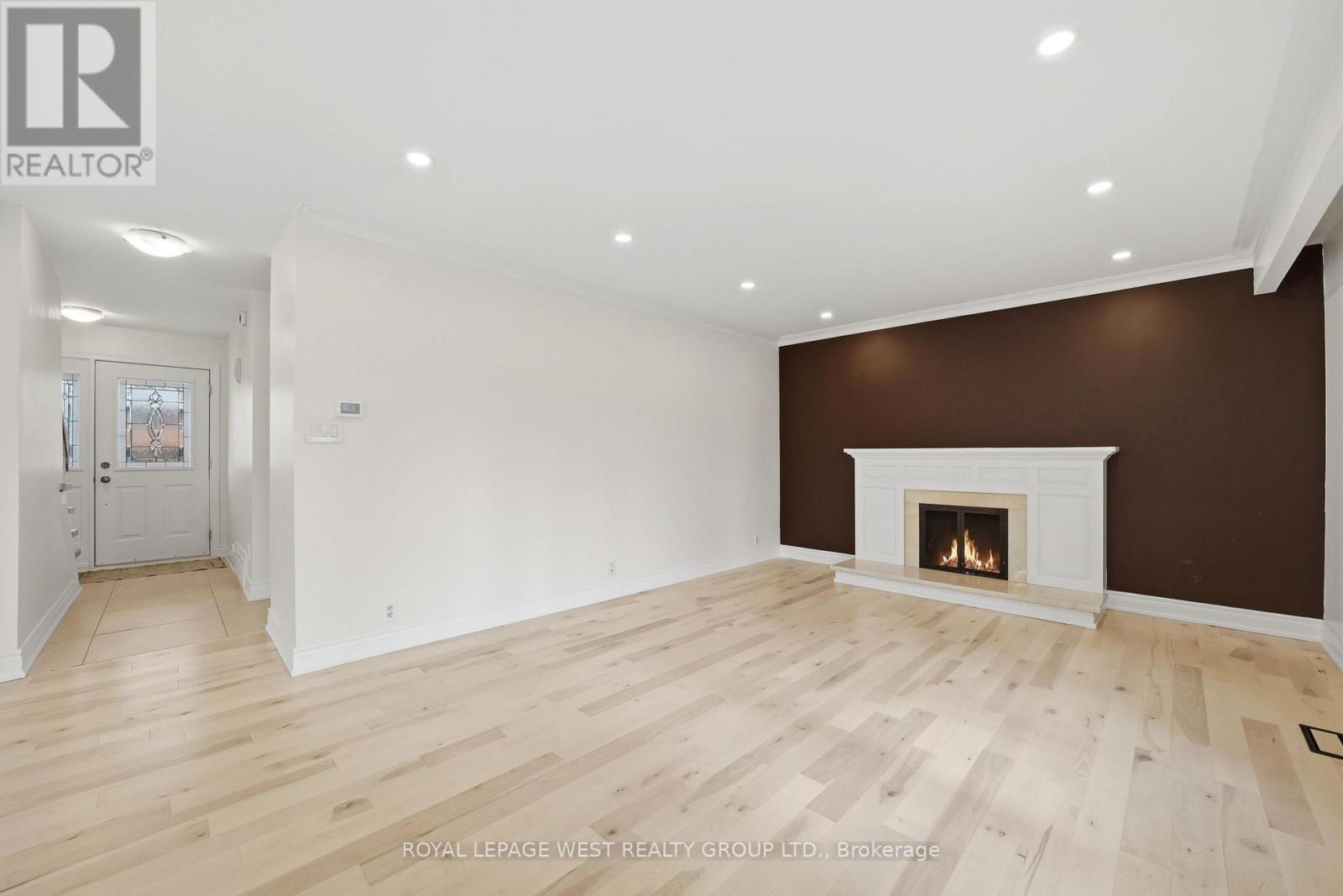 3334 Enniskillen Circle, Mississauga, Ontario  L5C 2M8 - Photo 7 - W13881728